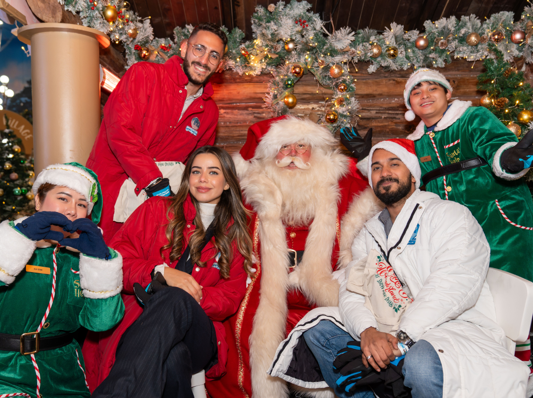 SAD Family Meets Santa - 1072x800